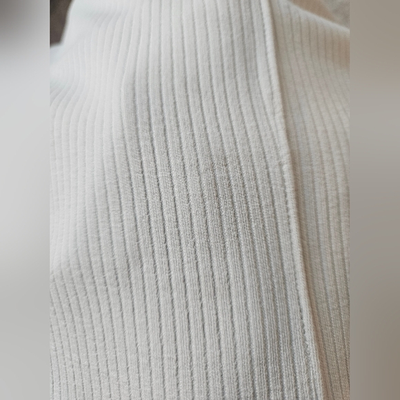 Lululemon ribbed Softstreme Zip-leg Crop 25' In Bone Size 14 - Picture 7 of 8